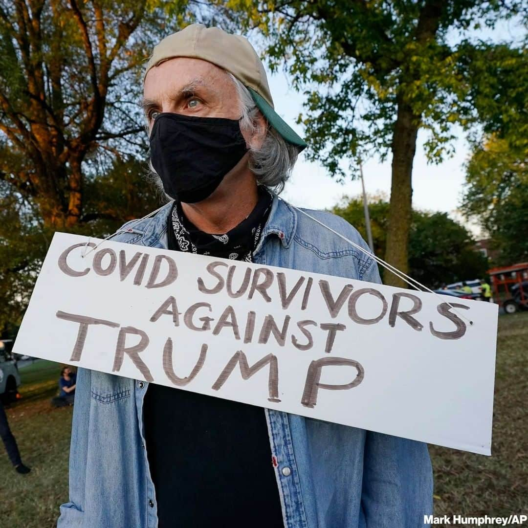 ABC Newsさんのインスタグラム写真 - (ABC NewsInstagram)「Supporters of President Trump and Democratic presidential candidate Joe Biden, as well as a number of demonstrators, gathered in front of Belmont University in Nashville before the start of the second and final presidential debate. #debate #donaldtrump #joebiden #Debates2020」10月23日 9時54分 - abcnews