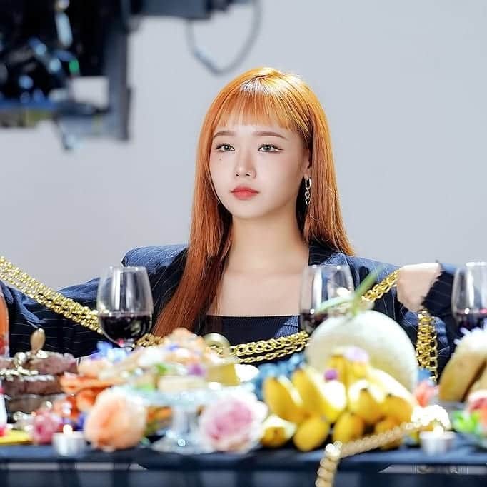 チェ・ユジョンさんのインスタグラム写真 - (チェ・ユジョンInstagram)「201022 YOOJUNG - Weki Meki 4th Mini Album "NEW RULES" behind  #유정 🌻  #위키미키 #WEKIMEKI #CHOIYOOJUNG #최유정 #YOOJUNG」10月23日 10時02分 - yoojung_weme