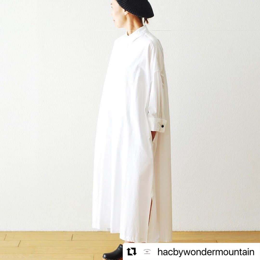 wonder_mountain_irieさんのインスタグラム写真 - (wonder_mountain_irieInstagram)「#Repost @hacbywondermountain with @make_repost ・・・ _ TOUJOURS / トゥジュー “Double Cuffs Wide Shirt Dress - HIGH COUNT COTTON POPLIN CLOTH” ￥59,400- _ 〈online store / @digital_mountain〉 https://www.digital-mountain.net/shopdetail/000000011546/ _ 【オンラインストア#DigitalMountain へのご注文】 *24時間注文受付 * 1万円以上ご購入で送料無料 tel：084-983-2740 _ We can send your order overseas. Accepted payment method is by PayPal or credit card only. (AMEX is not accepted)  Ordering procedure details can be found here. >> http://www.digital-mountain.net/smartphone/page9.html _ blog > http://hac.digital-mountain.info _ #HACbyWONDERMOUNTAIN 広島県福山市明治町2-5 2階 JR 「#福山駅」より徒歩15分 (水曜・木曜定休) _ #ワンダーマウンテン #japan #hiroshima #福山 #尾道 #倉敷 #鞆の浦 近く _ 系列店：#WonderMountain @wonder_mountain_irie _ #TOUJOURS #トゥジュー」10月23日 10時19分 - wonder_mountain_