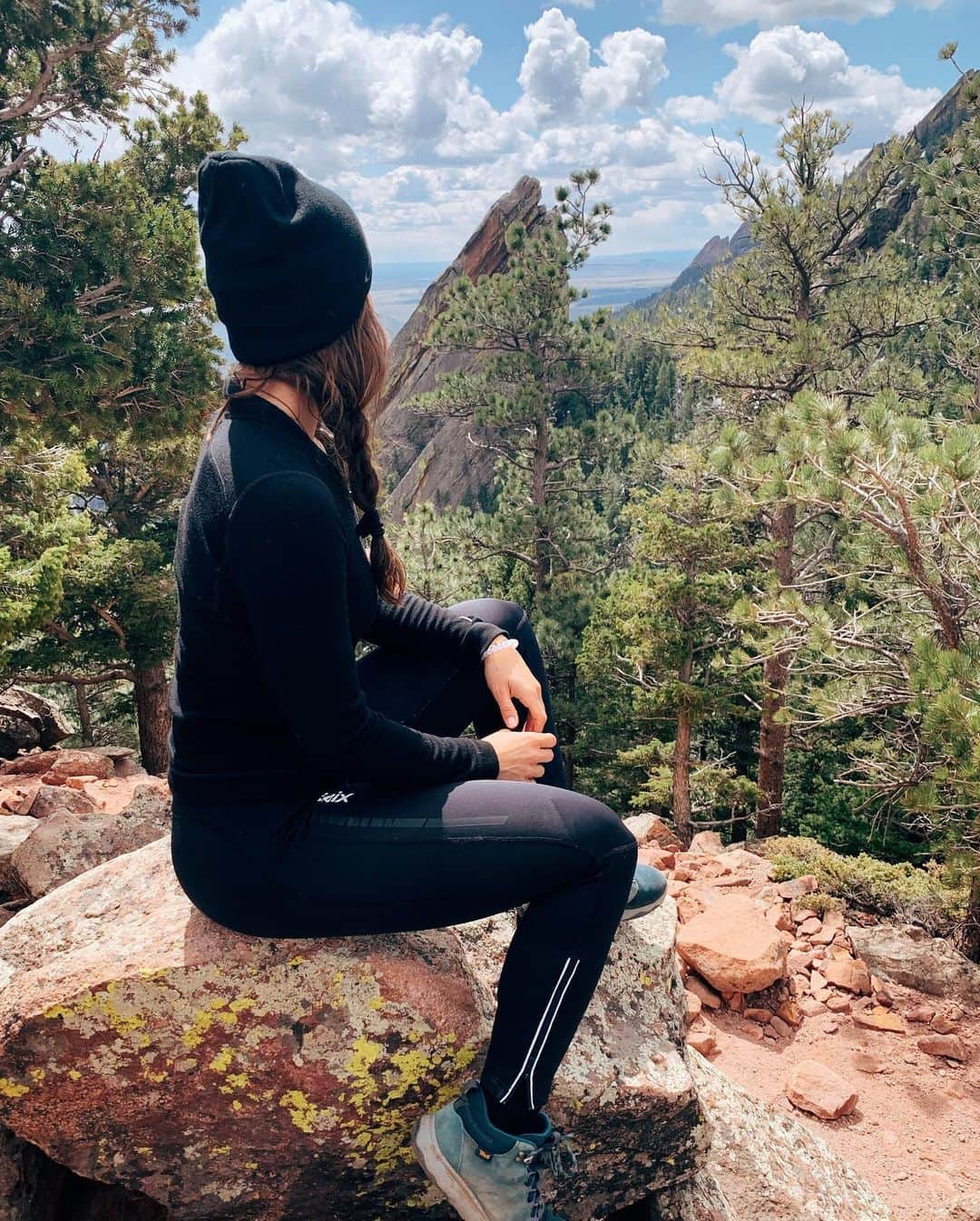 Nicole Mejiaさんのインスタグラム写真 - (Nicole MejiaInstagram)「Who wants to join me for a week in nature next year?🧘🏽‍♀️⛺️🏜  I’ll be leading a 5 day trip to Zion National Park, Utah September 12-16, 2021.  Spots open tomorrow at 12:00pm ET exclusively to those who requested to receive first access! You can get on that list in my story.🙃  We are glamping with @undercanvasofficial!  Trip itinerary:  Day 1️⃣: Sunday, Sept 12 - Arrive in Vegas and take a 12pm or 3:30pm complimentary transfer to the campsite - Tent check-in and gift bags - Welcome dinner  Day 2️⃣: Monday, Sept 13 - Morning movement and meditation - Breakfast on site - 1/2 day canyoneering trip - Women’s circle (more deets to come!) - Lunch and dinner provided  Day 3️⃣: Tuesday, Sept 14 - Morning movement and meditation - Breakfast on site - It’s a free day! Hike, relax, explore! - Group dinner  Day 4️⃣: Wednesday, Sept 15 - Morning movement and meditation - Breakfast on site - Optional kayak or paddle board session - Women’s circle (more deets to come!) - Farewell dinner - S’mores, drinks, and a sunset dance party 🌄  Day 5️⃣: Thursday, Sept 16 - Morning flow and gratitude meditation - Breakfast on site - Transfer to airport at 10:00am (why did i just get sad at the thought of it ending!?! 😭)  I’ll launch to insta and our @lulyapp community on Monday if there are spots left!  Ps. @noelle_m & @bekindtothemind will be present as well! 💓🙏🏼  A few more deets: - price for the first 10: $1988 - price for the remaining 20: $2188 - The first 10 people to register will get $200 off.  - 25% of the total price is due upfront to reserve your spot. - For the remaining balance, you have the option of paying with a 6, 12, or 18 month payment plan. - flights are not included but transportation from Las Vegas McCarran airport to the park are. - All meals are included minus 2 lunches since most of us will be out exploring! - there will be veggie and vegan options available.   I just got so hype writing this out. 😍 Connecting with nature has become the most authentic and soul-filling part of my life these days. I am filled with gratitude to be able to share in it with 30 women from this community.  Thank you for making this possible, @trovatrip. ✨」10月23日 10時20分 - nicole_mejia
