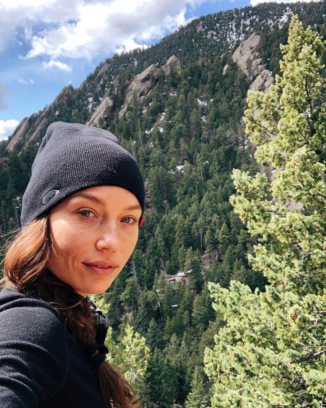Nicole Mejiaのインスタグラム：「Who wants to join me for a week in nature next year?🧘🏽‍♀️⛺️🏜  I’ll be leading a 5 day trip to Zion National Park, Utah September 12-16, 2021.  Spots open tomorrow at 12:00pm ET exclusively to those who requested to receive first access! You can get on that list in my story.🙃  We are glamping with @undercanvasofficial!  Trip itinerary:  Day 1️⃣: Sunday, Sept 12 - Arrive in Vegas and take a 12pm or 3:30pm complimentary transfer to the campsite - Tent check-in and gift bags - Welcome dinner  Day 2️⃣: Monday, Sept 13 - Morning movement and meditation - Breakfast on site - 1/2 day canyoneering trip - Women’s circle (more deets to come!) - Lunch and dinner provided  Day 3️⃣: Tuesday, Sept 14 - Morning movement and meditation - Breakfast on site - It’s a free day! Hike, relax, explore! - Group dinner  Day 4️⃣: Wednesday, Sept 15 - Morning movement and meditation - Breakfast on site - Optional kayak or paddle board session - Women’s circle (more deets to come!) - Farewell dinner - S’mores, drinks, and a sunset dance party 🌄  Day 5️⃣: Thursday, Sept 16 - Morning flow and gratitude meditation - Breakfast on site - Transfer to airport at 10:00am (why did i just get sad at the thought of it ending!?! 😭)  I’ll launch to insta and our @lulyapp community on Monday if there are spots left!  Ps. @noelle_m & @bekindtothemind will be present as well! 💓🙏🏼  A few more deets: - price for the first 10: $1988 - price for the remaining 20: $2188 - The first 10 people to register will get $200 off.  - 25% of the total price is due upfront to reserve your spot. - For the remaining balance, you have the option of paying with a 6, 12, or 18 month payment plan. - flights are not included but transportation from Las Vegas McCarran airport to the park are. - All meals are included minus 2 lunches since most of us will be out exploring! - there will be veggie and vegan options available.   I just got so hype writing this out. 😍 Connecting with nature has become the most authentic and soul-filling part of my life these days. I am filled with gratitude to be able to share in it with 30 women from this community.  Thank you for making this possible, @trovatrip. ✨」