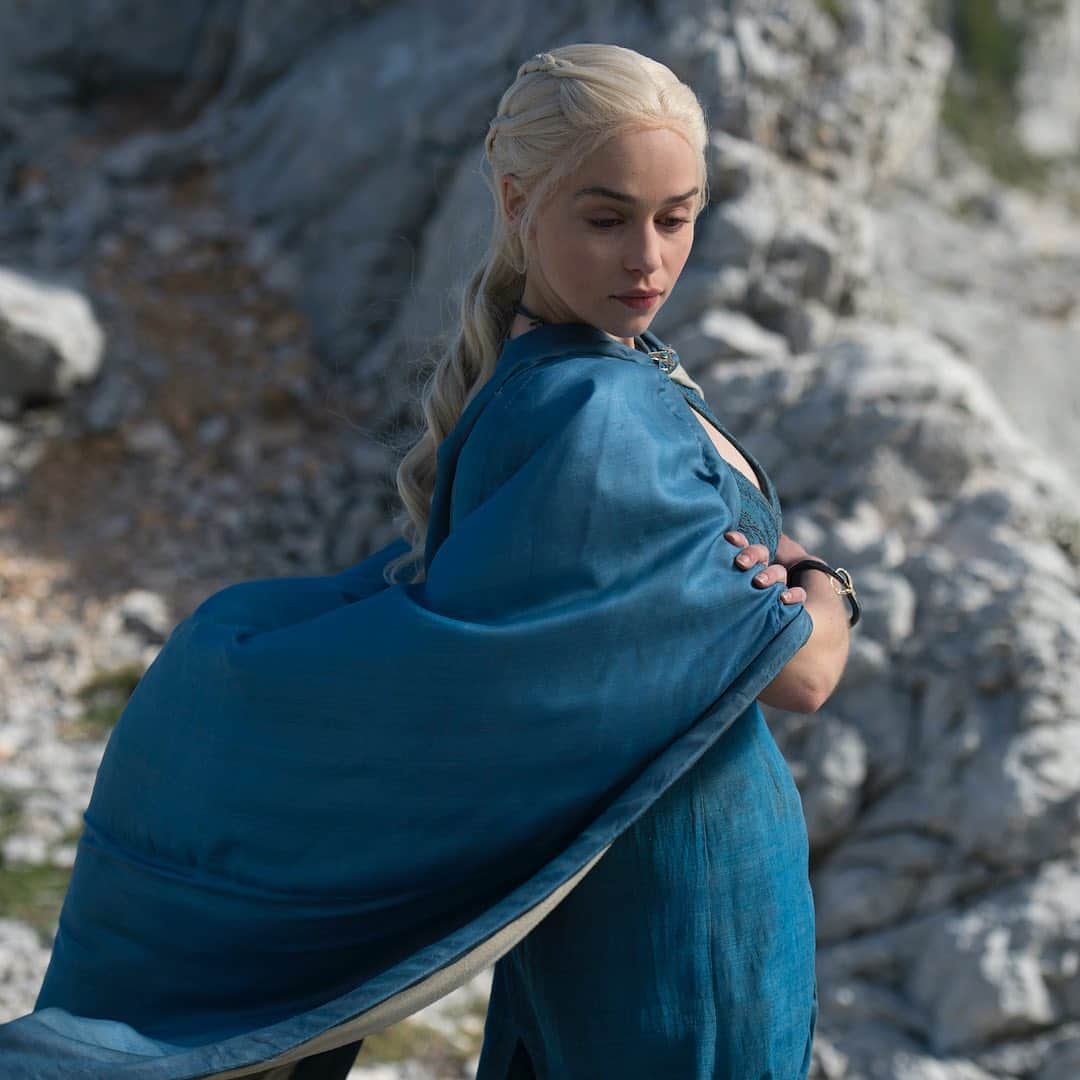 ワーナー海外テレビドラマシリーズさんのインスタグラム写真 - (ワーナー海外テレビドラマシリーズInstagram)「🐉Happy Birthday﻿🔥 ﻿. ✨エミリア・クラーク✨ ﻿. #誕生日﻿ #birthday﻿ #happybirthday﻿ #🎂 #エミリアクラーク #エミリア #EmiliaClarke #ゲームオブスローンズ #ゲースロ #GOT #gameofthrones #ワーナー海ドラ #海外ドラマ #海外ドラマ好き #海外ドラマ好きな人と繋がりたい #海ドラ」10月23日 10時38分 - wbtv_jp