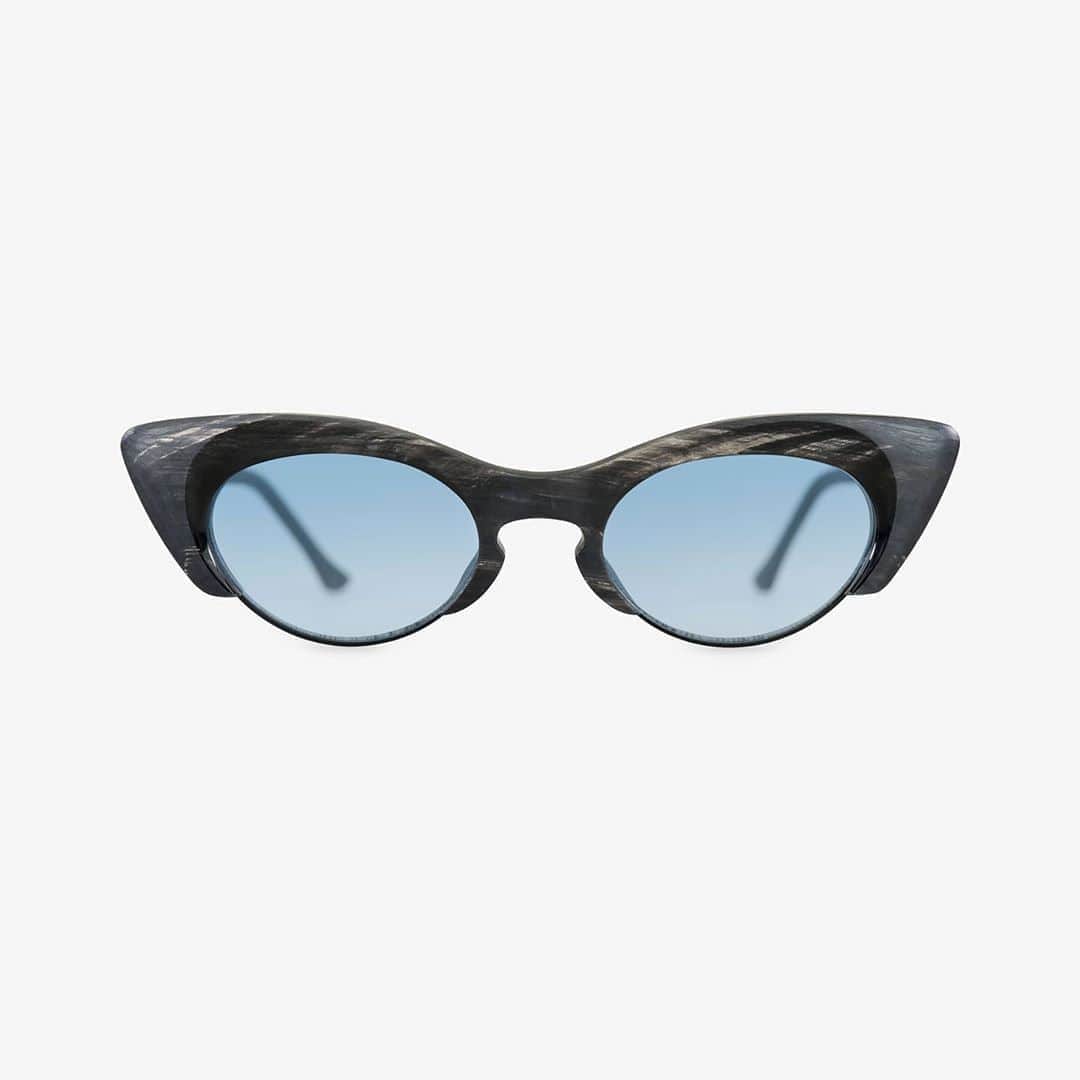 のインスタグラム：「Meow. . All New Model no.#RG0156 . Genuine Horn + Beta Titanium . #rigards #ioft2020 #NaturalHorn #NaturalMaterials #SustainableEyewear  #ExperienceTheOriginal  #HandmadeForYourFace」