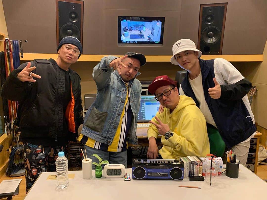 KIMI さんのインスタグラム写真 - (KIMI Instagram)「@dapump.kenzo  @djmarski  #晋平太さん 🔥🔥🔥  @dapump.kenzo のNew Projectに参加させていただきました✨ パフォーマンスが楽しみです🔥🎤 @djmarski さん、 #晋平太さん、 超勉強になる濃い時間を過ごせて嬉しいです、 本当にありがとうございます‼️ #感謝 #ルーツ」10月23日 11時03分 - kimi_da_pump