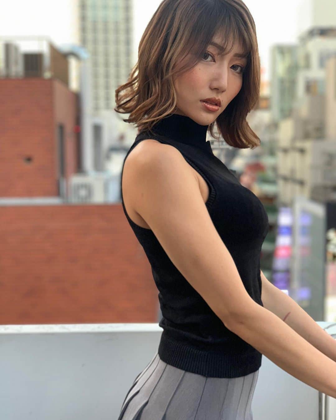 緒方友莉奈さんのインスタグラム写真 - (緒方友莉奈Instagram)「ガリガリ緒方さん😳 去年の今ぐらい！  タトゥーシールが似合いすぎる🤣🤣🤣  YouTube撮影でやばい格好したけどさ、 歌舞伎町歩いていたら「こわ。」と言われました🤣🤣🤣  #gucci #chromehearts   緒方ポーズ歌舞伎町  #今日のコーデ  #ファッション   #picture  #flowers  #instaart #beautiful #instagood #masterpiece #creative #photooftheday #ファッション好きな人と繋がりたい #インスタ映え  #海外ファッション #fashion   #肉体美  #腹筋女子   #fitnessmotivation  #fitness #fitnessgirl  #筋トレ女子   #高身長女子   #f4f  #f4follow   #腹筋女子   #漂亮  #ハイライト  #お洒落さんと繋がりたい  #美脚美人  #秋コーデ」10月23日 11時04分 - ogatayurina