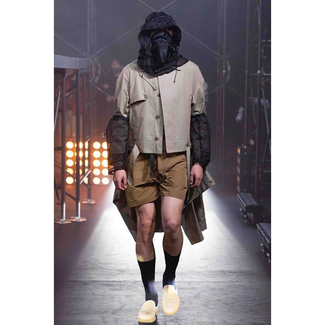 ミーンズワイルのインスタグラム：「[SS21 Collection “ERROR”]  Designer: Naohiro Fujisaki @naohirofujisaki (meanswhile) Stylist: Masataka Hattori @masataka_hattori  Make-up: Nobuko Maekawa @nobukomakeup  Hairdresser: Hori @hori_0227 (Be natural)  Press: Taisuke Nakamuro @taisuke_nakamuro (muroffice Promotion Planning)  Tetsuya Shimada @shimadaccho (muroffice Promotion Planning)  Tatsutomo Sakuragi @zon_sakuragi (muroffice Promotion Planning) Homare Ito @h____m____r (muroffice Promotion Planning) Public Relations: Nozomu Tanaka @tanakanozomu (Revolution PR) Norimasa Shirai @shirainorimasa  Sales: Akira Kudo @tetsurarara    Yuki Ogura @yuukiogura   Music by D.A.N:  @d.a.n._official Daigo Sakuragi @daigoos  Jinya Ichikawa #jinyaichikawa Hikaru Kawakami @kawakamiteru   Show Direction: Tatsuhiko Kataoka @tatsyche (bon) Show Direction Assistant: Yume Kugo #yumekugo (bon)」