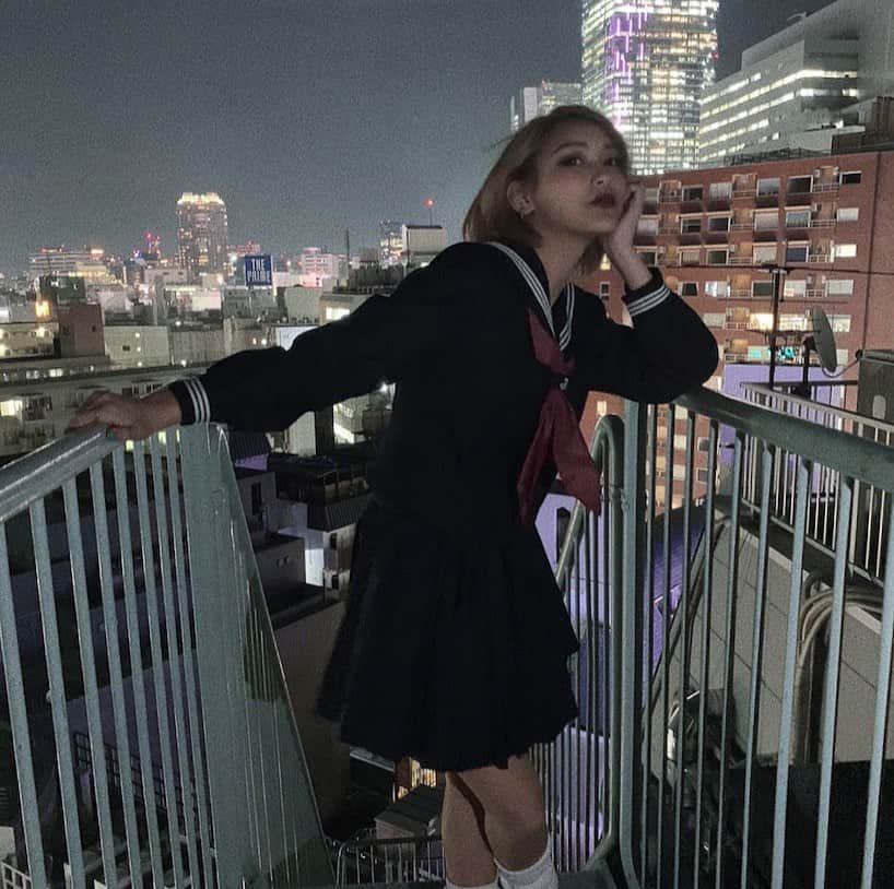 えまぽち(穂波エマ)さんのインスタグラム写真 - (えまぽち(穂波エマ)Instagram)「東京の夜は明るいです🌉  #体制どない？#単車の虎」10月23日 22時08分 - 07emmapc