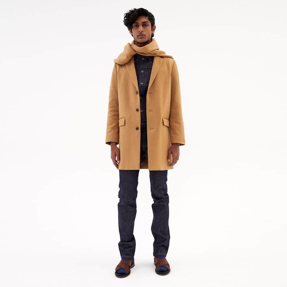 アーペーセーのインスタグラム：「A.P.C. F/W 2020 ⠀ ⠀ @pratikshettyyy is wearing the Visconti coat in heather beige, the Veste jean work and the Pablo jumper in camel with the Petit standard. ⠀ ⠀ Available in store and at apc.fr⠀ ⠀ #APC #APCdenim #APCFW20」