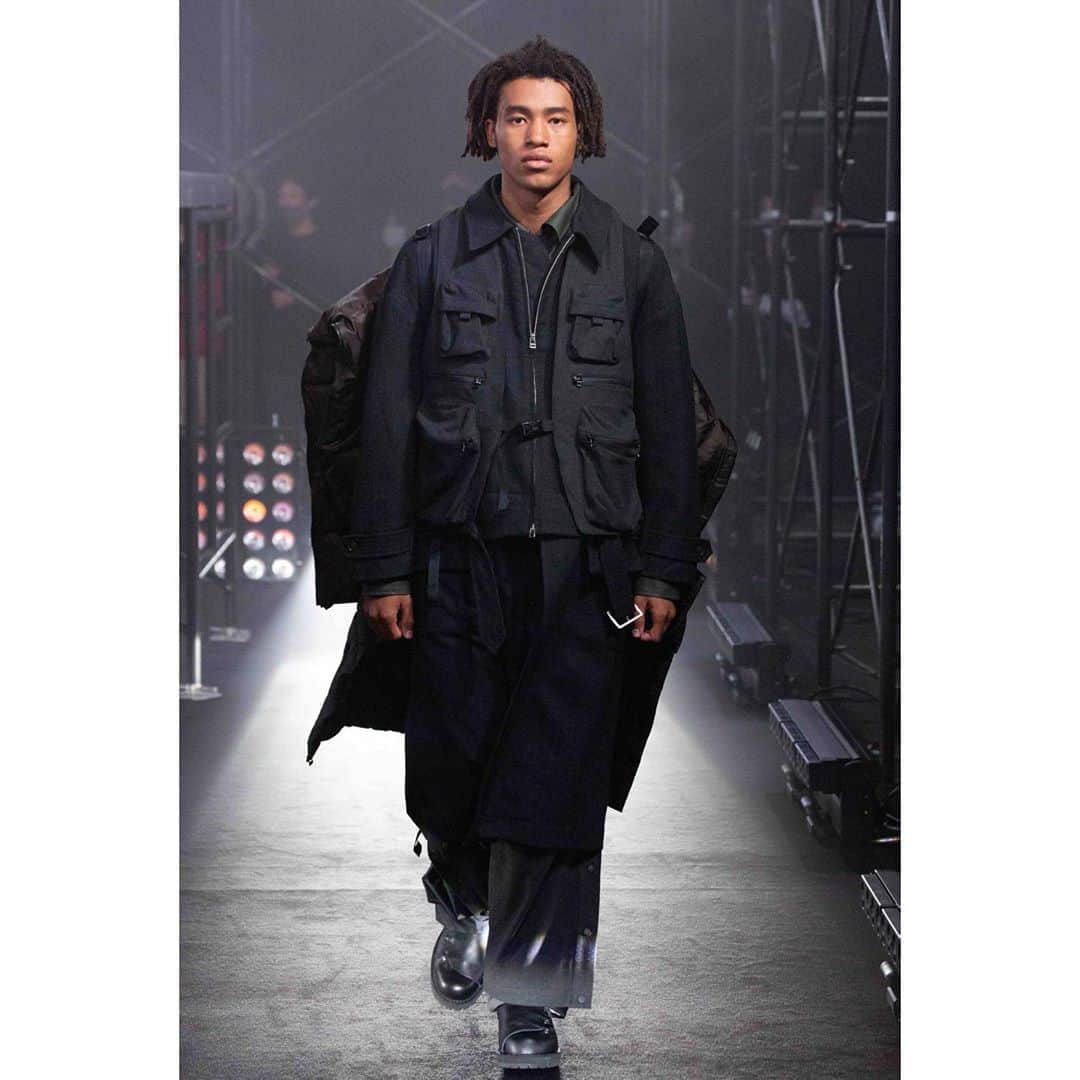 ミーンズワイルのインスタグラム：「[SS21 Collection “ERROR”]  Designer: Naohiro Fujisaki @naohirofujisaki (meanswhile) Stylist: Masataka Hattori @masataka_hattori  Make-up: Nobuko Maekawa @nobukomakeup  Hairdresser: Hori @hori_0227 (Be natural)  Press: Taisuke Nakamuro @taisuke_nakamuro (muroffice Promotion Planning)  Tetsuya Shimada @shimadaccho (muroffice Promotion Planning)  Tatsutomo Sakuragi @zon_sakuragi (muroffice Promotion Planning) Homare Ito @h____m____r (muroffice Promotion Planning) Public Relations: Nozomu Tanaka @tanakanozomu (Revolution PR) Norimasa Shirai @shirainorimasa  Sales: Akira Kudo @tetsurarara    Yuki Ogura @yuukiogura   Music by D.A.N:  @d.a.n._official Daigo Sakuragi @daigoos  Jinya Ichikawa #jinyaichikawa Hikaru Kawakami @kawakamiteru   Show Direction: Tatsuhiko Kataoka @tatsyche (bon) Show Direction Assistant: Yume Kugo #yumekugo (bon)」