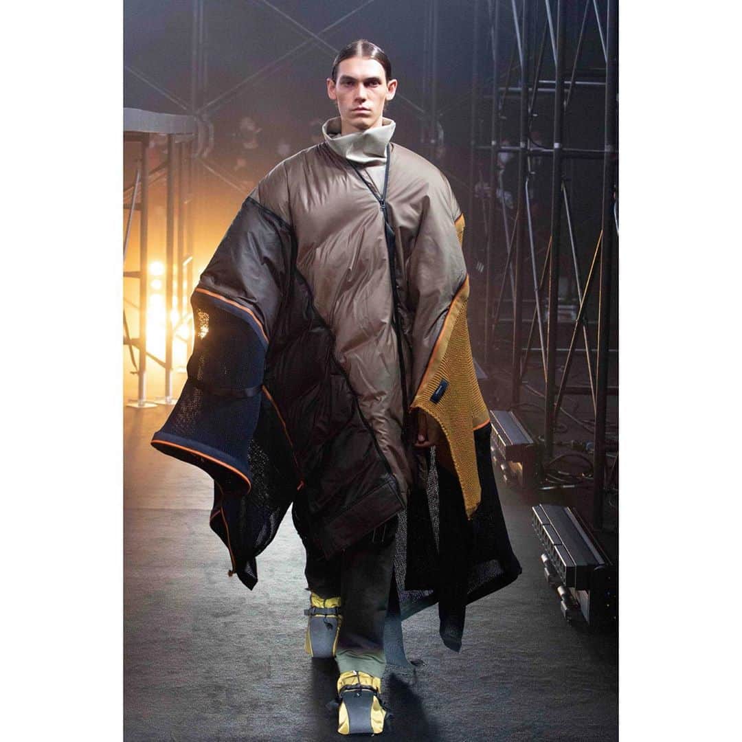 ミーンズワイルのインスタグラム：「[SS21 Collection “ERROR”]  Designer: Naohiro Fujisaki @naohirofujisaki (meanswhile) Stylist: Masataka Hattori @masataka_hattori  Make-up: Nobuko Maekawa @nobukomakeup  Hairdresser: Hori @hori_0227 (Be natural)  Press: Taisuke Nakamuro @taisuke_nakamuro (muroffice Promotion Planning)  Tetsuya Shimada @shimadaccho (muroffice Promotion Planning)  Tatsutomo Sakuragi @zon_sakuragi (muroffice Promotion Planning) Homare Ito @h____m____r (muroffice Promotion Planning) Public Relations: Nozomu Tanaka @tanakanozomu (Revolution PR) Norimasa Shirai @shirainorimasa  Sales: Akira Kudo @tetsurarara    Yuki Ogura @yuukiogura   Music by D.A.N:  @d.a.n._official Daigo Sakuragi @daigoos  Jinya Ichikawa #jinyaichikawa Hikaru Kawakami @kawakamiteru   Show Direction: Tatsuhiko Kataoka @tatsyche (bon) Show Direction Assistant: Yume Kugo #yumekugo (bon)」