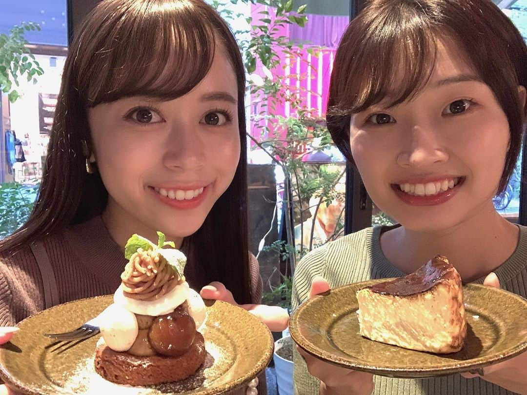 國嶋絢香のインスタグラム：「直接会うの久しぶり〜💓 現場が一緒だったので帰りにお茶してきました✌🏽 ポテト🍟が食べたかったのに適当に入ったカフェが時間的にドルチェメニューしかなくって何故かケーキ🤣💭 2人とも甘党じゃないのにね…笑 . そんなみずほりんと来週10月31日(土)にまたまたオンラインイベントをやらせてもらいます✨ 詳しくはプロフィール欄のURL🔍を✔️してください♪ . . 🌱」