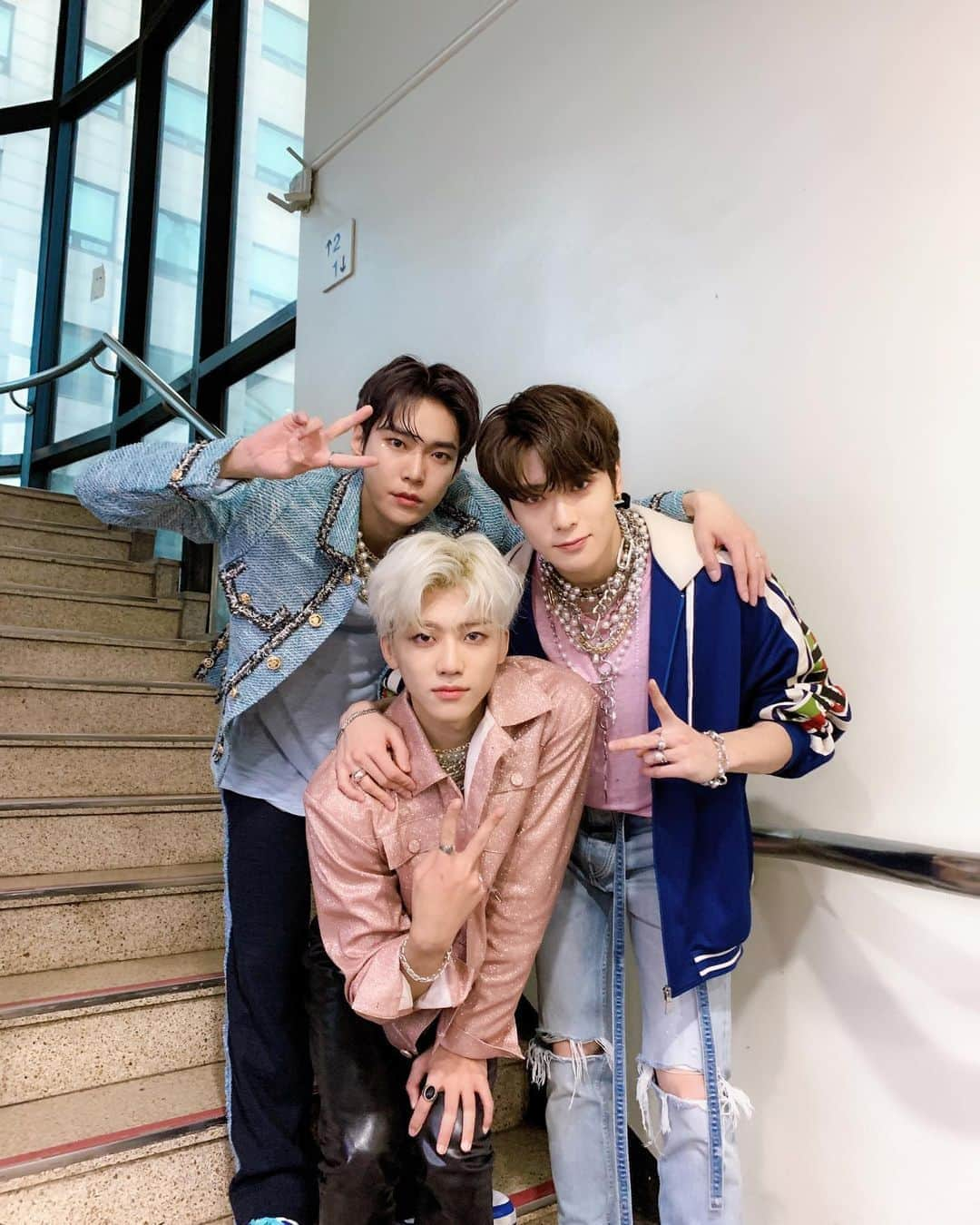 NCTさんのインスタグラム写真 - (NCTInstagram)「✌️🐰🍑🐰✌️  #DOYOUNG #JAEHYUN #JAEMIN #MakeAWish #MakeAWish3rdWin  #NCT #NCTU #RESONANCE #RESONANCE_Pt1 #NCT_RESONANCE #뮤직뱅크」10月23日 20時41分 - nct