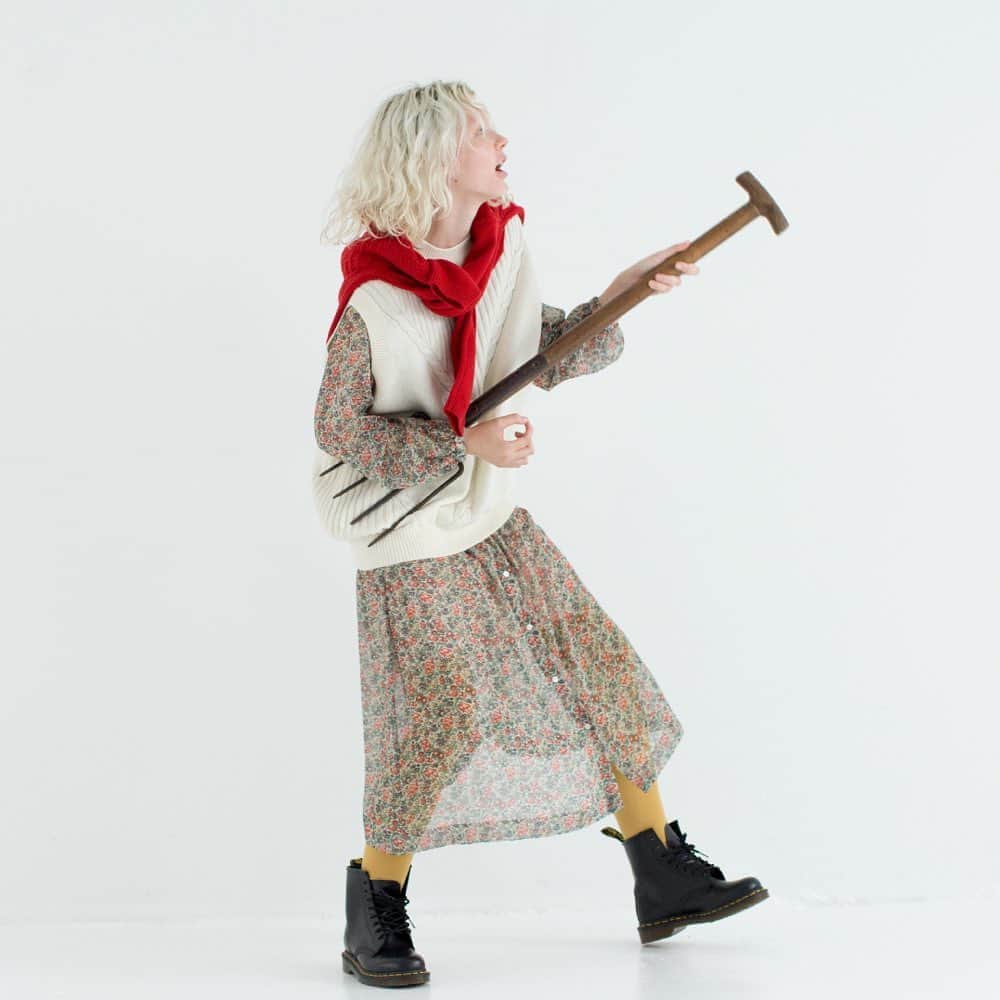 のインスタグラム：「【MP STORE】 AUTUMN/WINTER COLLECTION 2020  ＜MIX CABLE KNIT＞ 4種類の編み地をパッチワークのように使用したミックスケーブルニット プルオーバー。ゆったりめに着られるベーシックなシルエットでボトムを選ばず着まわせます。  #MPSTORE #MACKINTOSHPHILOSOPHY  #GREYLABEL #MPストア #エムピーストア  #マッキントッシュフィロソフィー #グレイラベル #MACKINTOSH  #マッキントッシュ #2020 #British #ブリティッシュ  #Knit #ニット #CableKnit #ケーブルニット  #Unisex #ユニセックス . #Tokyo #Futakotamagawa #RISE #Osaka #Lucua #NambaParks」