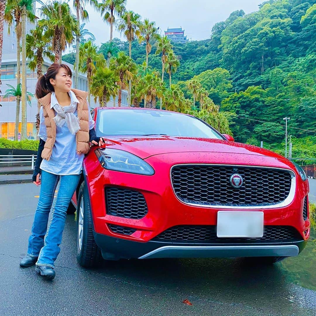 木村亜美さんのインスタグラム写真 - (木村亜美Instagram)「最近 #SUV女子 してます(∩•ω•∩)♬♡ 今日の相棒ジャガー E-PACE 🐆、なんだかすごーく私のポジションにフィットして乗りやすかったなぁ…🚗 💕  🌦撮影は雨が止んで良かったよー🤗💓  #Jaguar #Epace #ジャガー #eペース #jaguarepace #suv #木村亜美 #suv女子 #ジャガーepace  #ジャガーfpace #ジャガーftype #jaguarftype #jaguarfpace #クルマ好きな人と繋がりたい #suvlife #suv好きな人と繋がりたい #suv好き #suvlifestyle #suv好きと繋がりたい #クルマ女子 #クルマのある風景 #クルマ好き #クルマ好き女子 #suvgirl #jaguarlady #jaguargirl #jaguarlife #jaguarlove #jaguarlovers」10月23日 20時57分 - ami_kimura0327