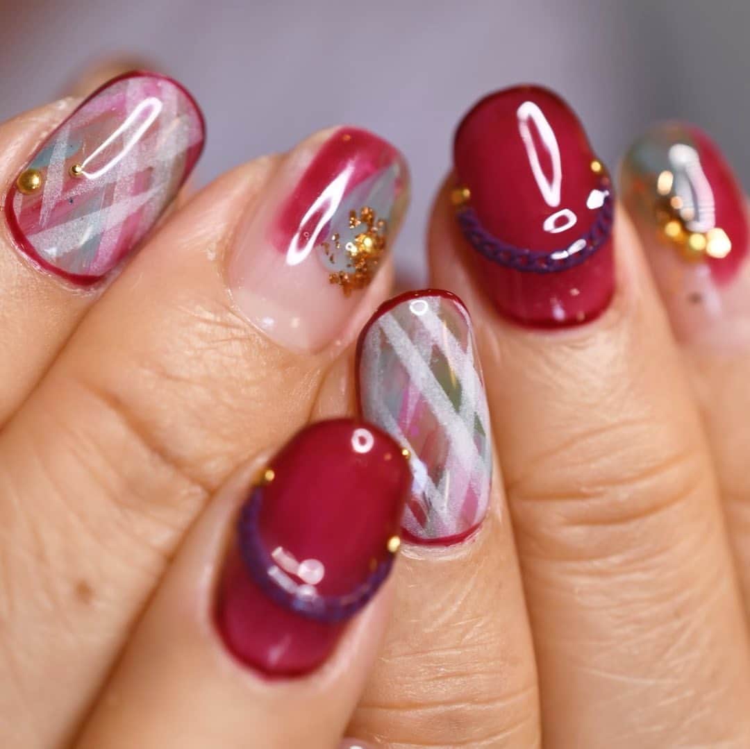 Yuka Maeda ::manicurelistのインスタグラム：「. . Salon data▼ ＝＝＝＝＝＝＝＝＝＝＝＝＝＝＝＝＝＝＝＝ . CADENAS -nail eyelash salon- ●Nail artist  @yuka.maeda  @yuki_cadenas ●eyelash　@cadenaseyelash  ゲストに愛と感動を…♡ . 【 LINE ＠cadenas 】 ご予約/お問い合わせはLINEよりお気軽に🤲 ▶︎▶︎#cadenasnail デザインアップしてます♡  price…★⭐︎Instagram特別キャンペーン中⭐︎★ . 「インスタ見たよ👀」と LINEからご予約で特別プライス7500円！！ . ※ご新規様限定 ※キャラクターや特殊なエレメント等のみ 別途料金いただく場合ございます🙇🏻‍♀️ . . price…初回8000円（オフ込み） access…大阪市北区堂山町16-1  中崎町駅  徒歩5分 /  梅田駅  徒歩6分 . tel… 06-4792-8617 ＝＝＝＝＝＝＝＝＝＝＝＝＝＝＝＝＝＝＝＝ . . .  #中崎町ネイルサロン #梅田ネイルサロン #大阪ネイルサロン #関西ネイルサロン #インスタネイル #instanails #instanail #トレンドネイル #ネイルサンプル #ニュアンスネイルデザイン  #ネイルブック #ニュアンスネイル #ネイルチェンジ #今月のネイル #にゅーねいる #秋ネイル #シアーネイル  #ネイル大好き #チェーンネイル #ネイル部 #女子力向上委員会 #女子力 #女子力ネイル #アートネイル #あかネイル #ニューネイル  #ナノソル #ナノソルcc  #ナノソル販売店大阪」