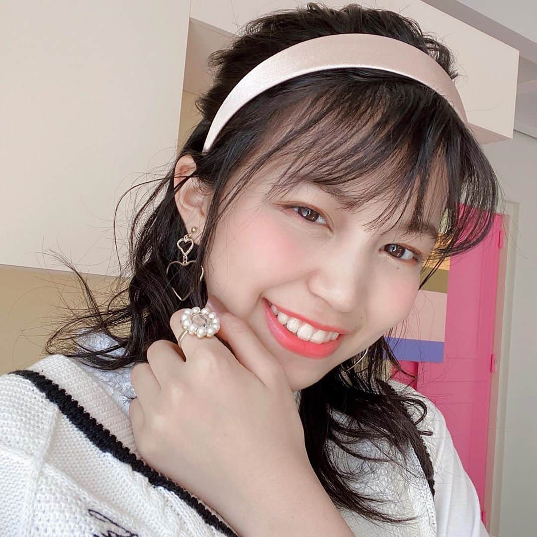 北川花音のインスタグラム：「﻿ 明日は土曜日〜﻿ 今が一番ワクワクする時間なんだ〜♪﻿ ﻿ #北川花音　#ビジュー　#ニコラ　#nicola」