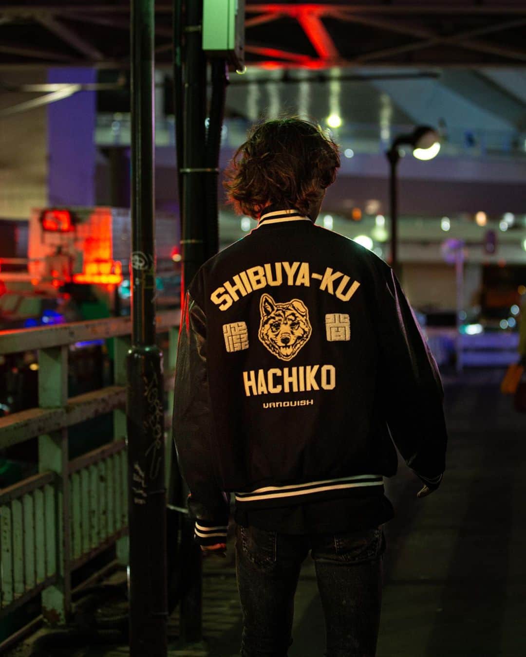 ヴァンキッシュのインスタグラム：「ㅤㅤㅤㅤㅤㅤㅤㅤㅤㅤㅤㅤㅤ ■ SHIBUYA Stadium Jacket[VWJ028] Color:Navy/Black Size:S/M/L JPY 22,000 (tax included)  ㅤㅤㅤㅤㅤㅤㅤㅤㅤㅤㅤㅤ Shop link bio！ ——————————————— ‪#VANQUISH #vanquishjp」