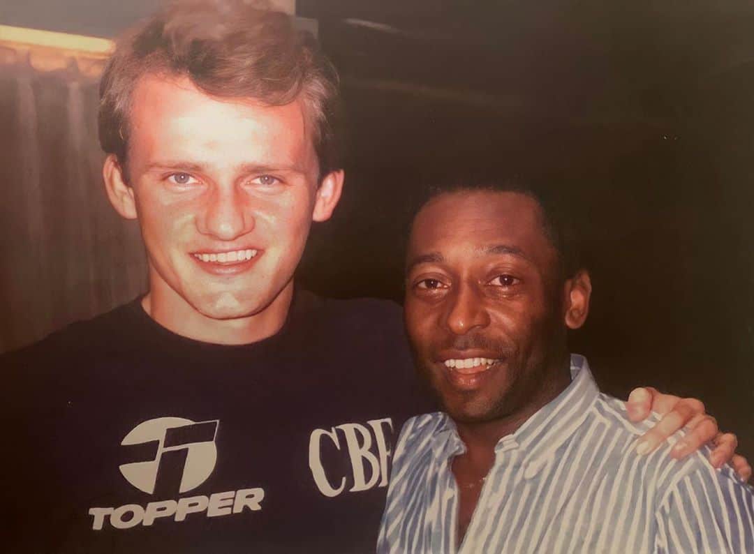 クラウディオ・タファレルのインスタグラム：「Hoje é o teu dia Pelé, nossa maior referência. Foi um prazer ter te conhecido, guardo essa foto com carinho. Saúde e felicidades para ti!」