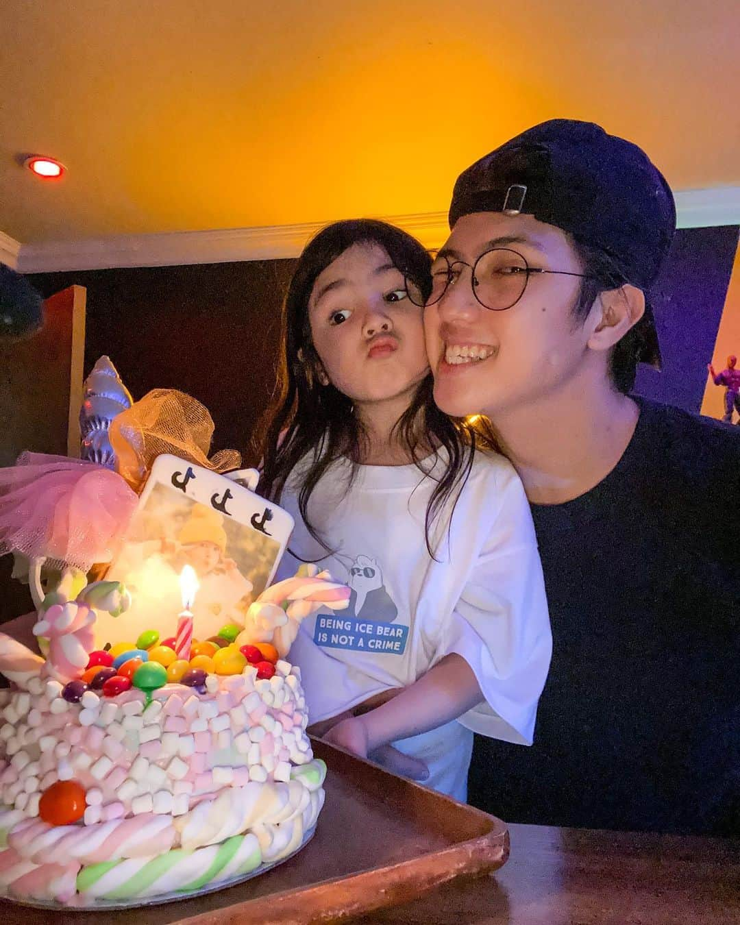 Ranz Kyleさんのインスタグラム写真 - (Ranz KyleInstagram)「Wishing a special birthday to my lil sister @onewithnatalia who always brightens up my day haha! Always remember that kuya loves you hehe 🥳🎂」10月23日 21時24分 - ranzkyle