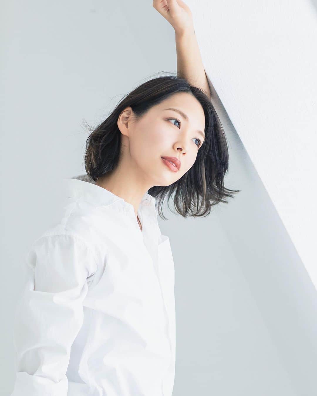 rt8のインスタグラム：「. 📷 THE WORKS model:mariko photograph&artwork:rt8 .  #best_photogram #bestphotogram_portraits #beautiful #model #fashion #japan_photo_now #portrait_perfection #IGersJP #サロモ #関西モデル #ヘアメイク #撮影依頼募集中 #モデル #撮影 #ポートレート #カメラ #写真撮ってる人と繋がりたい #写真好きな人と繋がりたい #モデル募集 #ポートレート部 #東京カメラ部 #ポートレート女子 #被写体 #ポトレ #京都 #ファインダー越しの私の世界 #作品撮り #関西写真部 #モデルさんと繋がりたい #ポートレートしま専科」