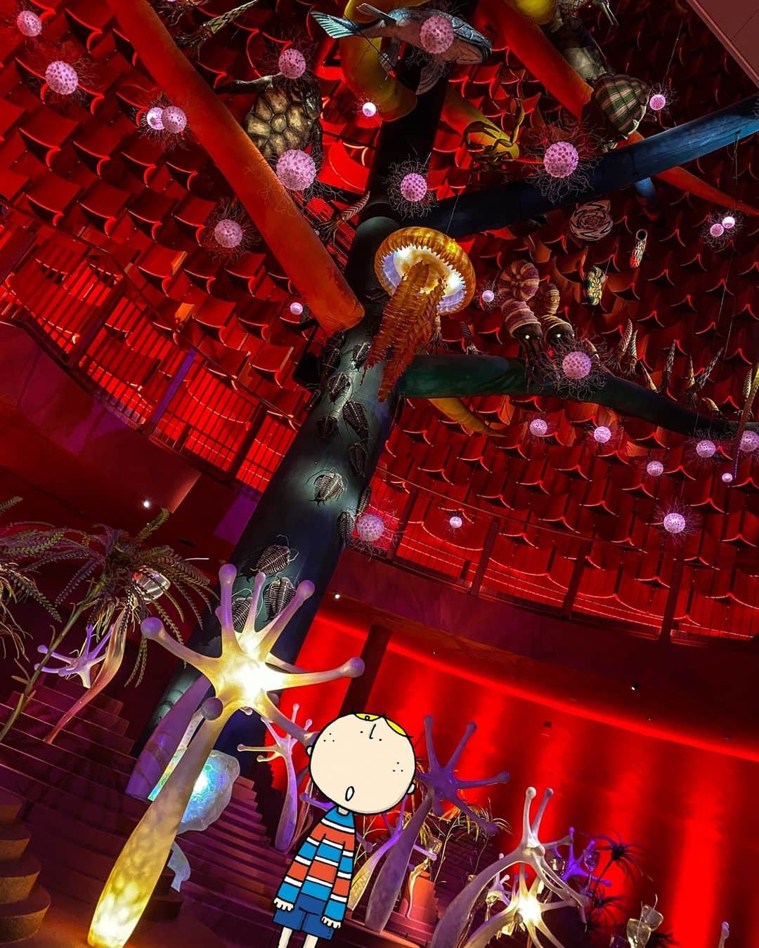 Osaka Bob（大阪観光局公式キャラクター）さんのインスタグラム写真 - (Osaka Bob（大阪観光局公式キャラクター）Instagram)「Have you ever stepped inside the Tower of the Sun 👀 at @expo70park? The colorful interior is even more mysterious than the outside!   太陽の塔の中に入ったことある？ カラフルで神秘的で不思議な世界！なんやろ～ここは👀  ————————————————————— #maido #withOsakaBob #OSAKA #osakatrip #japan #nihon #OsakaJapan #大坂 #오사카 #大阪 #Оsака #Осака #โอซาก้า  #太陽の塔 #Expo70commemorativepark #大阪観光 #sightseeing」10月23日 21時47分 - maido_osaka_bob