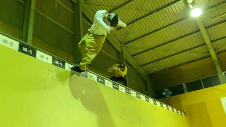 笹岡建介のインスタグラム：「😔🦟K  @mktaxi.jp @dcshoes_japan @dorcus_tbs @bern_japan @stance_japan @skullcandyjapan @independenttrucks @rictawheels @minirampsteez  🎥@kussy0718  #mktaxi#dcshoesjapan #dcshoes #skullcandyjapan #bells #independenttrucks #triforce_k #hi_5 #dorcus_tbs #6556skateboarding #divisio#fivecrossskatepark #showgekiskateboards #13mind#bern#bernjapan#make___#skate#skateboard #instagood #skatecrunch #skatecrunchmag #minirampsteez #instagram #sk8 #nice」