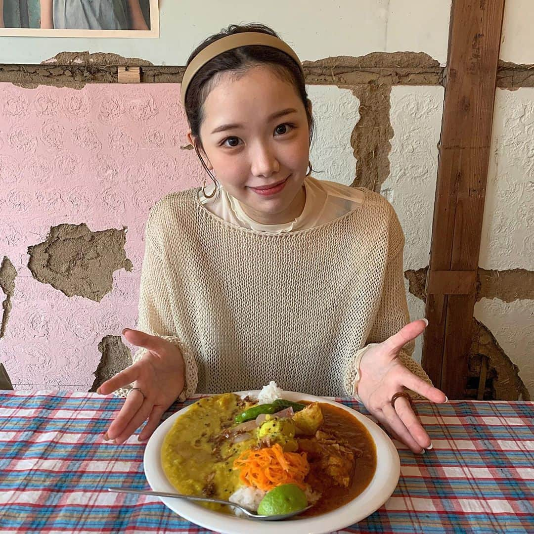 きりまるさんのインスタグラム写真 - (きりまるInstagram)「. . 食事制限はじめて５日目にして すでにカレー食べたすぎて.....🍛  炭水化物とりたい パン食むさぼりてえ🍞  歯並びがすこしずつ良くなって 反ってた歯が中に入ってきたので わらってみました🤨ぎこちないな？」10月23日 21時54分 - kirimaruuu