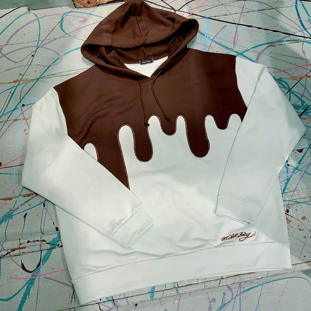 ミルクボーイさんのインスタグラム写真 - (ミルクボーイInstagram)「MELTING HOODIE ￥20,000+tx Mint×Chocolate/Cream×Black/Beige Pink×Chocolate 人気商品の為数が少なくなってきていますが、お取り置きや店舗からの通販もお受けしておりますのでお気軽にお問い合わせください！」10月23日 21時56分 - milkboyharajuku