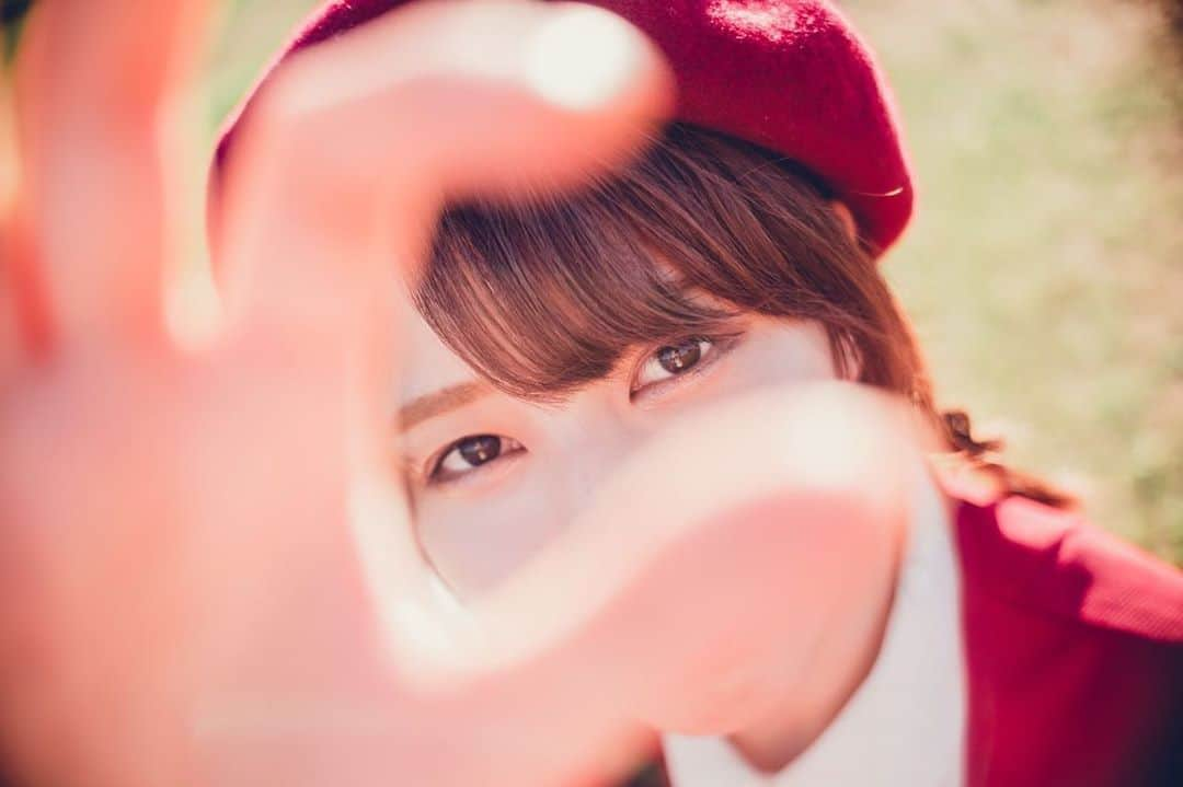 田部絵美のインスタグラム：「👁 . . photo by @takisxi_pooi  . .   #秋 #アイメイク #ベレー帽  #eye #eyemake #portrait #autumn #mitsuami #winered #followｍe #followfollow」