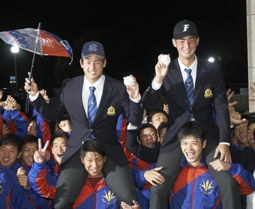 のインスタグラム：「【2020年プロ野球ドラフト会議】本学選手の記者会見をInstagramでライブ配信します  10月26日（月）開催の2020年プロ野球ドラフト会議で、本学硬式野球部の選手が指名された場合、こちらのアカウントで記者会見の様子をライブ配信します。 ※本学選手の記者会見のみの配信となります。 #discoversoka #sodaigram #sokauniversity #baseballdraft #hachioji #instalive #probaseball #japaneseprobaseball #創価大学 #八王子 #プロ野球 #ドラフト会議2020 #ドラフト #」