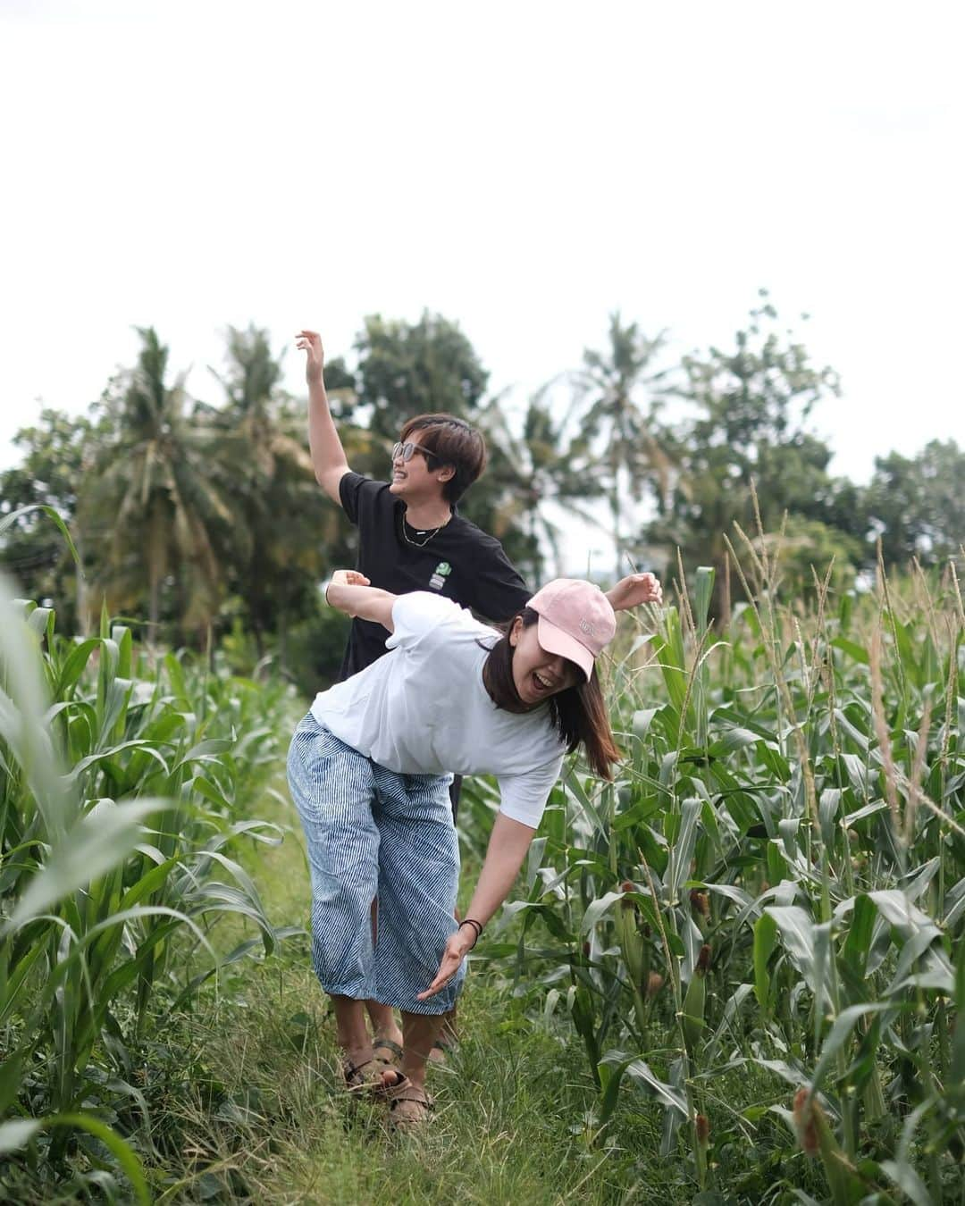 グレイシア・ポリーさんのインスタグラム写真 - (グレイシア・ポリーInstagram)「Solo Jogja trip fotonya di sawah sama ladang jagung aja.  #qualitytime」10月23日 13時22分 - greyspolii