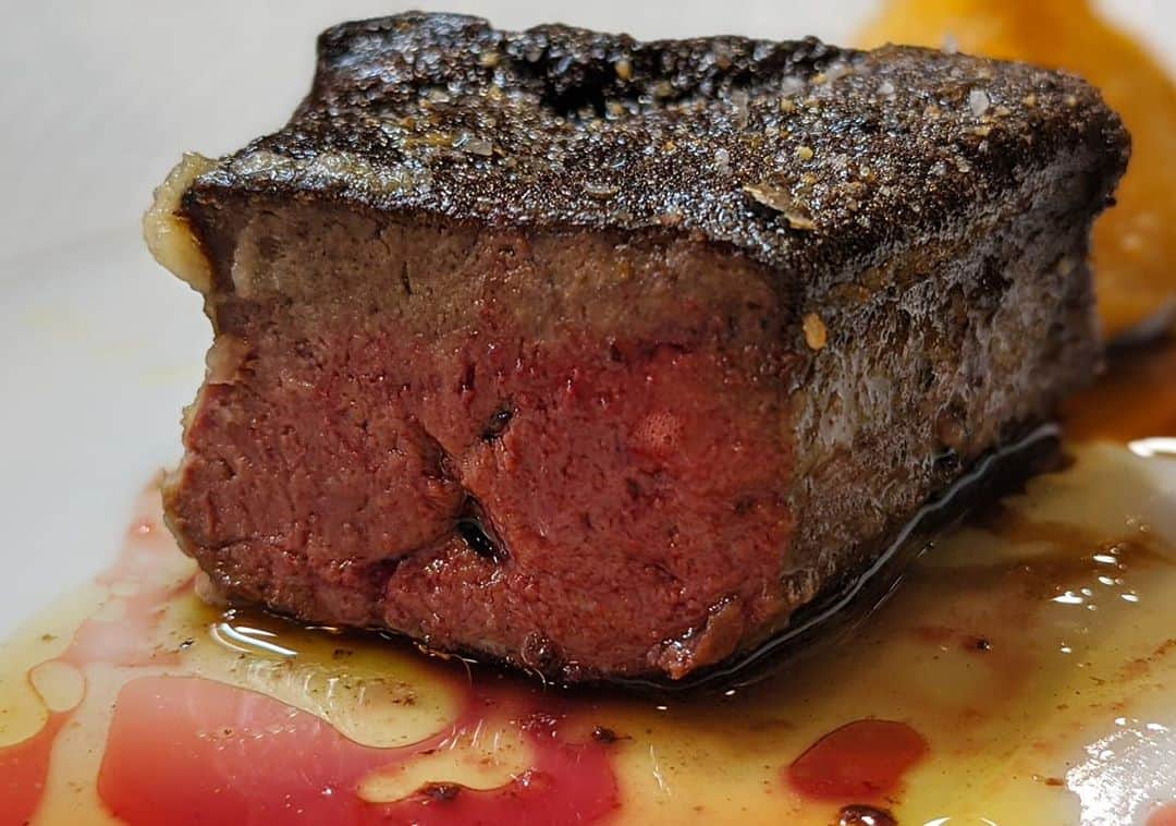 天本正通 さんのインスタグラム写真 - (天本正通 Instagram)「近江牛のレバーのステーキがめちゃくちゃ凄かったーー！！！ タンのような食感。臭みは一切無し。」10月23日 13時39分 - masamichiamamoto