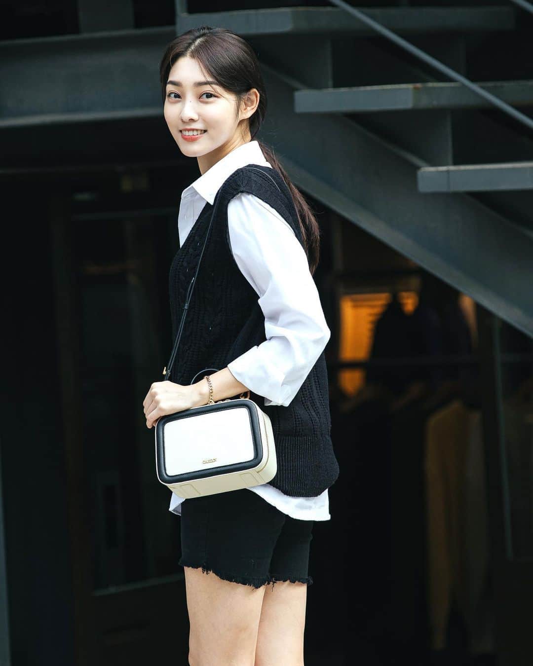가로수길 , Seoulさんのインスタグラム写真 - (가로수길 , SeoulInstagram)「Street Style @kangboramm 🔥 모델 강보람」10月23日 14時23分 - jaylim1