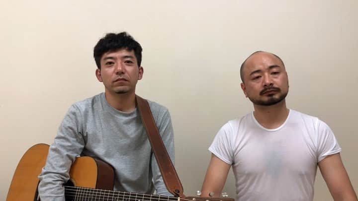 森慎太郎のインスタグラム：「11月9日、やりますよー！ 生配信です！どこからでも観れますので！観てねー！  どぶろっく生配信音楽ライブ 『LIVE＠渋谷ジージ』vol.001  2020年11月09日（月）19:30～配信開始  「ツイキャス　プレミア配信」 配信アカウント=「shibuya gee-ge.（渋谷ジージ）＠shibuyageege」  「キャスマーケット」ページ https://twitcasting.tv/shibuyageege/shopcart/32453 にて登録→購入  2500円  shibuya gee-ge.（渋谷ジージ） http://gee-ge.net/  ※ お子様のご視聴はお薦めいたしません。 公演時間　約70～90分くらい。 「ツイキャス　プレミア配信」のご視聴方法は、必ずチケットご購入前にインターネットなどでよく確認してください。  #どぶろっく #生配信音楽ライブ #ツイキャスプレミア配信 #キャスマーケット #11月9日」