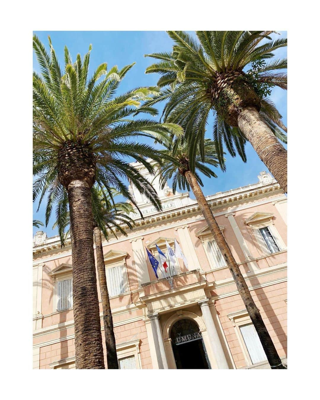 ギャランス・ドレのインスタグラム：「Ajaccio City Hall 🌴🤍」
