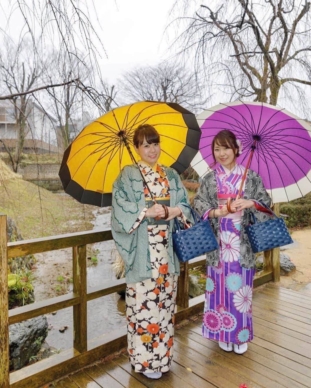 金沢着物レンタルshop心結〜kokoyui〜のインスタグラム：「だんだんと寒くなってきたので羽織の方もご用意しております👘💞 . 沢山ありますので、お好きなものをお選び頂けます😊❣️ . ⚫︎金沢駅前 着物レンタル心結(ここゆい)  ⚫︎営業時間 : 9:00〜18:00 ⚫︎address : 金沢市本町1-3-39 ⚫︎tell : 076-221-7799 ⚫︎金沢駅から徒歩5分  ⚫︎コインパーキング補助あり  心結の着物一覧▶@kokoyui_kimono 振袖や袴はこちら▶@kokoyui_furisode 七五三やお子さんの着物はこちら▶@kokoyui753 . #着物ヘア #ヘアセット #和服 #着物 #着物コーディネート #きもの #着物女子 #着物男子」
