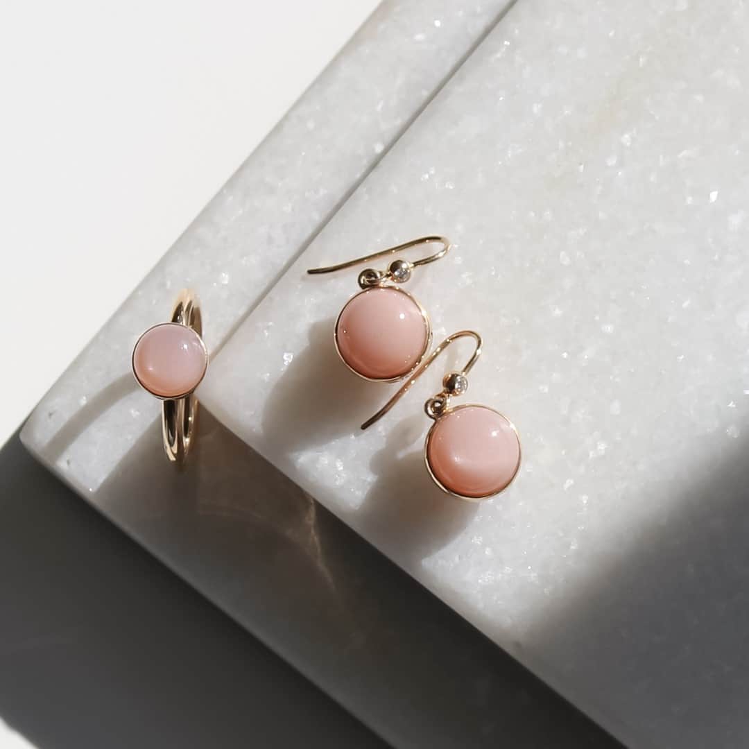 ジュリーサンドラゥさんのインスタグラム写真 - (ジュリーサンドラゥInstagram)「On Fridays we wear pink 💕⠀⠀⠀⠀⠀⠀⠀⠀⠀ ⠀⠀⠀⠀⠀⠀⠀⠀⠀ ⠀⠀⠀⠀⠀⠀⠀⠀⠀ #juliesandlau #juliesandlaujewelry #jewelry #pink #pieces #finejewelry #ring #earrings #statement」10月23日 15時30分 - juliesandlau