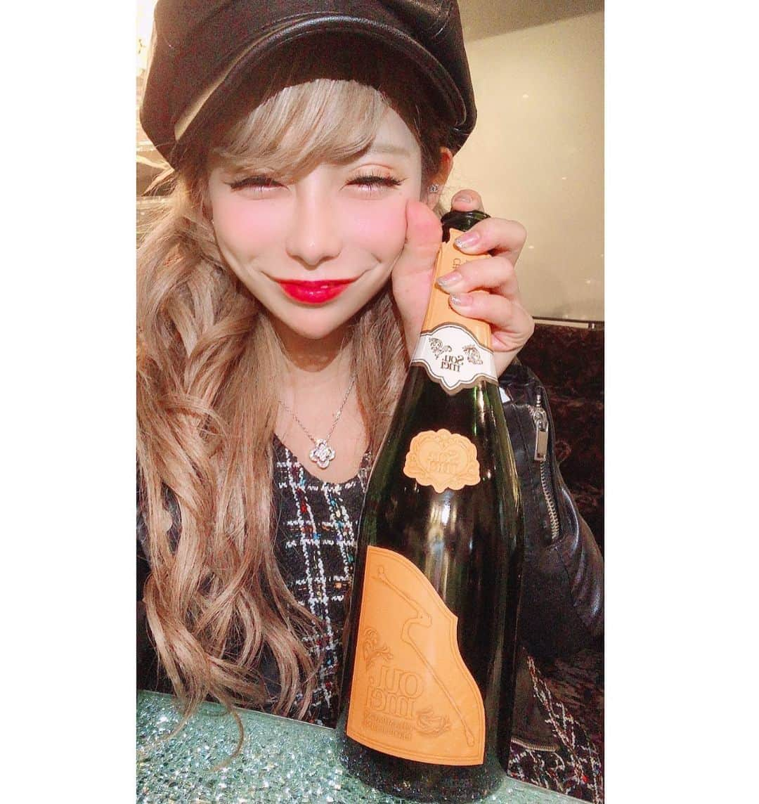 朝比奈りえさんのインスタグラム写真 - (朝比奈りえInstagram)「見返したら  目が開いてない 写真ばかり🍾💗  駆け込みシャンパン ありがとございました💋💗  #Tバック #海 #すすきの #sexy #美尻 #フィットネス女子 #prettywomandancers #コスプレマニア #減量期 #歌舞伎町 #キャバクラ #キャバ嬢 #空 #名古屋錦 #ダンスショー #ショータイム #ポールダンス #プリティウーマン #prettywoman #エンジェルシャンパン #148cm #Gカップキャバ嬢 #Gカップ #コロナに負けるな #巨乳おばけ #筋トレ #宅トレ #タンパク質 #プロテイン」10月23日 16時24分 - lie8862