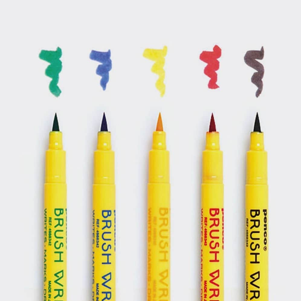 TOOLS to LIVEBY / 禮拜文房具のインスタグラム：「.  Penco 藝術軟頭筆組  柔軟的筆尖能輕易勾勒線條粗細，相當適合繪畫或製作創意文宣時使用，也是書寫美麗英文藝術字體時的絕佳選擇。 .」
