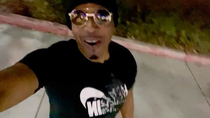 MCハマーのインスタグラム：「Vote 🗳 ✊🏾」