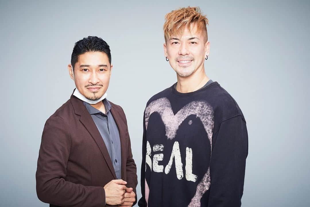 米倉利紀さんのインスタグラム写真 - (米倉利紀Instagram)「photo shoot: brand new album “green GIRAFFE” 2021. 1. 20. with kazuyoshi shimomura #シモさんにしか撮れない写真がある #シモさんにしか撮れない僕がいる #フォトセッションという名のデート #素敵に撮ってくださってありがとう #下村一喜 #kazuyoshiahimomura #greengiraffe #newalbum #2021 #米倉利紀 #toshinoriyonekura」10月23日 16時47分 - toshi_yonekura