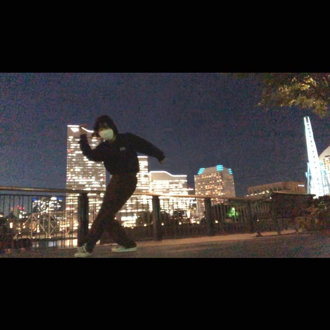 のインスタグラム：「久々に外でダンスしました！ 動画あげたかったんですが、うまくあがらなかったので Twitterにあげてますので そちらよろしければご覧ください🥺 ダンス本当に久しぶりだったんだけど やっぱり楽しいし 外ってのも最高でした！ しかもめちゃ景色キレイだし！ とにかく気になったそこのあなたは！ Twitterへ😎笑」