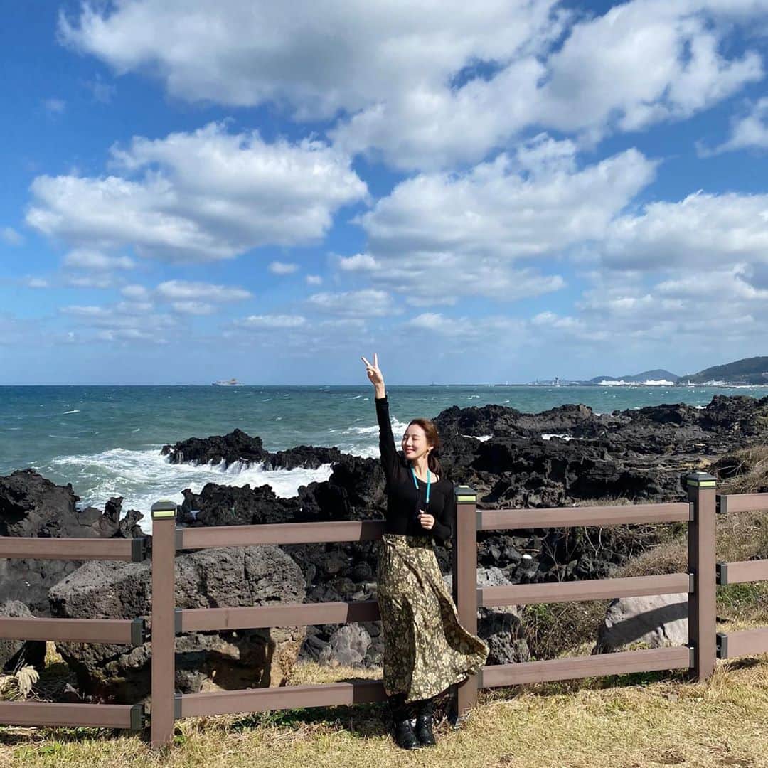 ソ・ウナのインスタグラム：「in Jeju 💚💙」