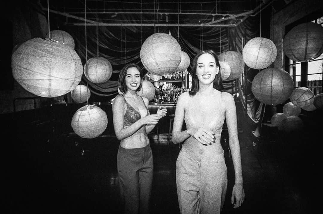 ダンシーシャノン美沙のインスタグラム：「Triumph Asia shooting 🖤with amazing team 💫💫coming soon.   Xxx  #modeling #model #lingrie #hongkong #japan」