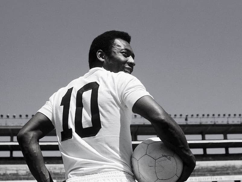 ダニエル・カーターさんのインスタグラム写真 - (ダニエル・カーターInstagram)「@pele was a true number 10: his creativity and dedication to the game was something I looked up to when growing up. An absolute legend. Happy 80th Birthday! #pelegacy」10月23日 17時05分 - dancarter_