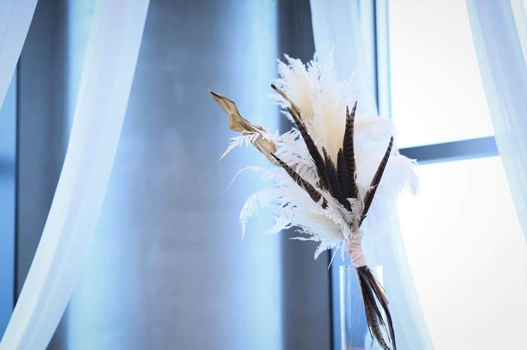 THE STYLE No.20 NEW YORK STYLE WEDDINGのインスタグラム：「2020年5月☆オープン2周年★ 口コミサイトの料理部門4年連続No.1獲得 No.20で自分たちらしい結婚式が叶う . ↓詳しくはHPをチェック↓ https://www.styles.jp/wedding/20f/ . 週末＆平日ブライダルフェアを開催しております メッセージ or ダイレクトメールからでも予約可能 . ↓ TEL ↓ 086-234-7310 . ↓ MAIL ↓ info-thestyle@styles.jpn.com . #thestyle #wedding #bridal #party #weddingparty #weddingphoto #weddingdress#starwedding #instagood #instalike #love #style #instapic  #結婚式 #結婚 #岡山結婚式 #ウェディング #プレ花嫁 #花嫁 #テーブルコーディネート #結婚式準備 #日本中のプレ花嫁さんと繋がりたい #ウェディングドレス #ウェディングフォト #ウェディングレポ #令和婚 #令和」