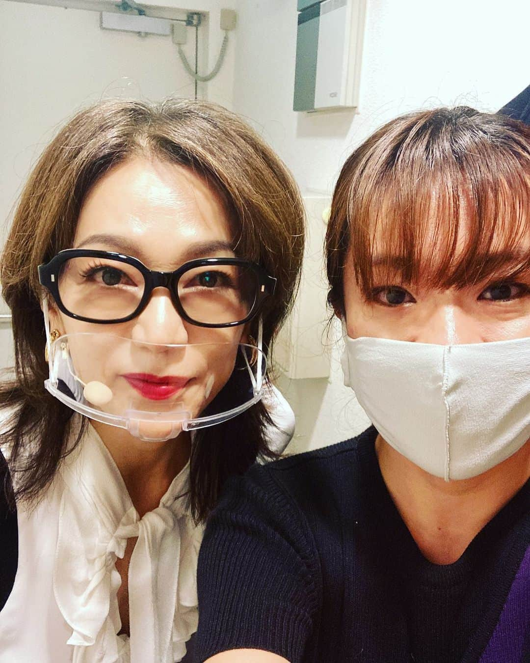 田中杏子さんのインスタグラム写真 - (田中杏子Instagram)「Louis Vuittonのイベント💕💕 ヘアメイクの英里ちゃんに綺麗にしてもらったー💕💕💕💕✨✨✨✨ 舞台裏にて、スタンバイ中のところをパチリ🌈🌈🌈」10月23日 17時10分 - akoakotanaka