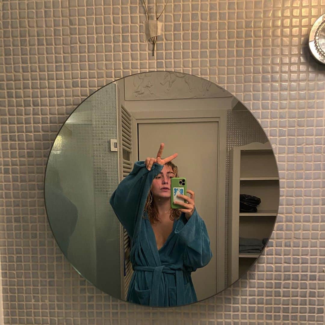 Sofia Viscardiのインスタグラム：「confermo」
