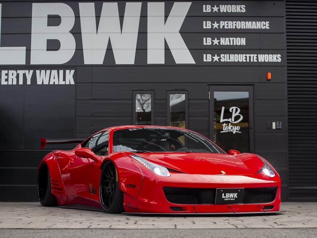 のインスタグラム：「LIBERTY WALK 　　LBWK LB★TOKYO STOCK CAR 😊  @obuchimotors  @ferrari @ferrarijpn   #obuchimotors #libertywalk#lbworks#widebody#ferrari#ferrari458 #stockcar#supercar#tokyo#libertywalkkato#bride#fiexhaust #airrexsuspension #埼玉県#東京#ストックカー#fenix」