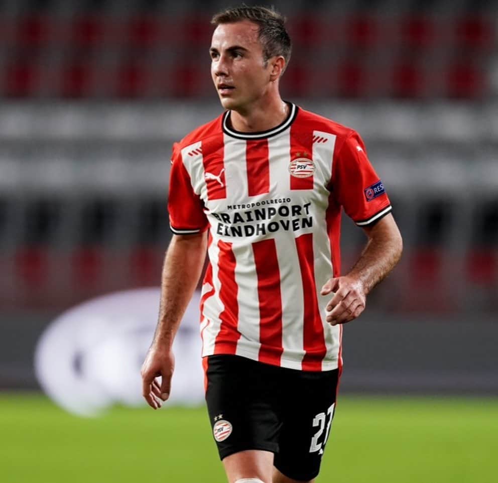 のインスタグラム：「I’m happy with my first goal in the @europaleague . Unfortunately we couldn't win the game. We now have to focus directly on the next game and perform better.  My substitution yesterday was just to be on the safe side. I had a slight pinch in my leg. Nothing serious 💪🏼」